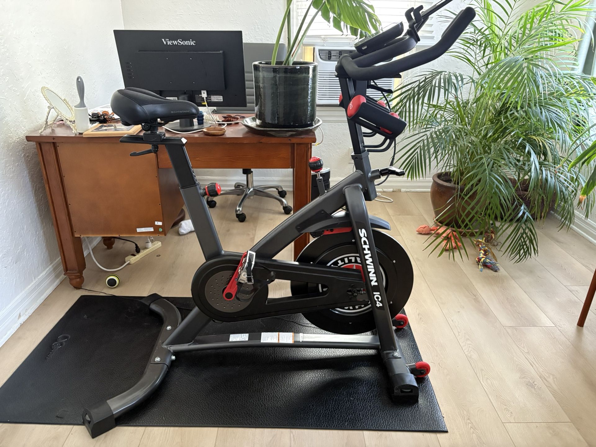 Schwinn IC4 Exercise Cycling Bike