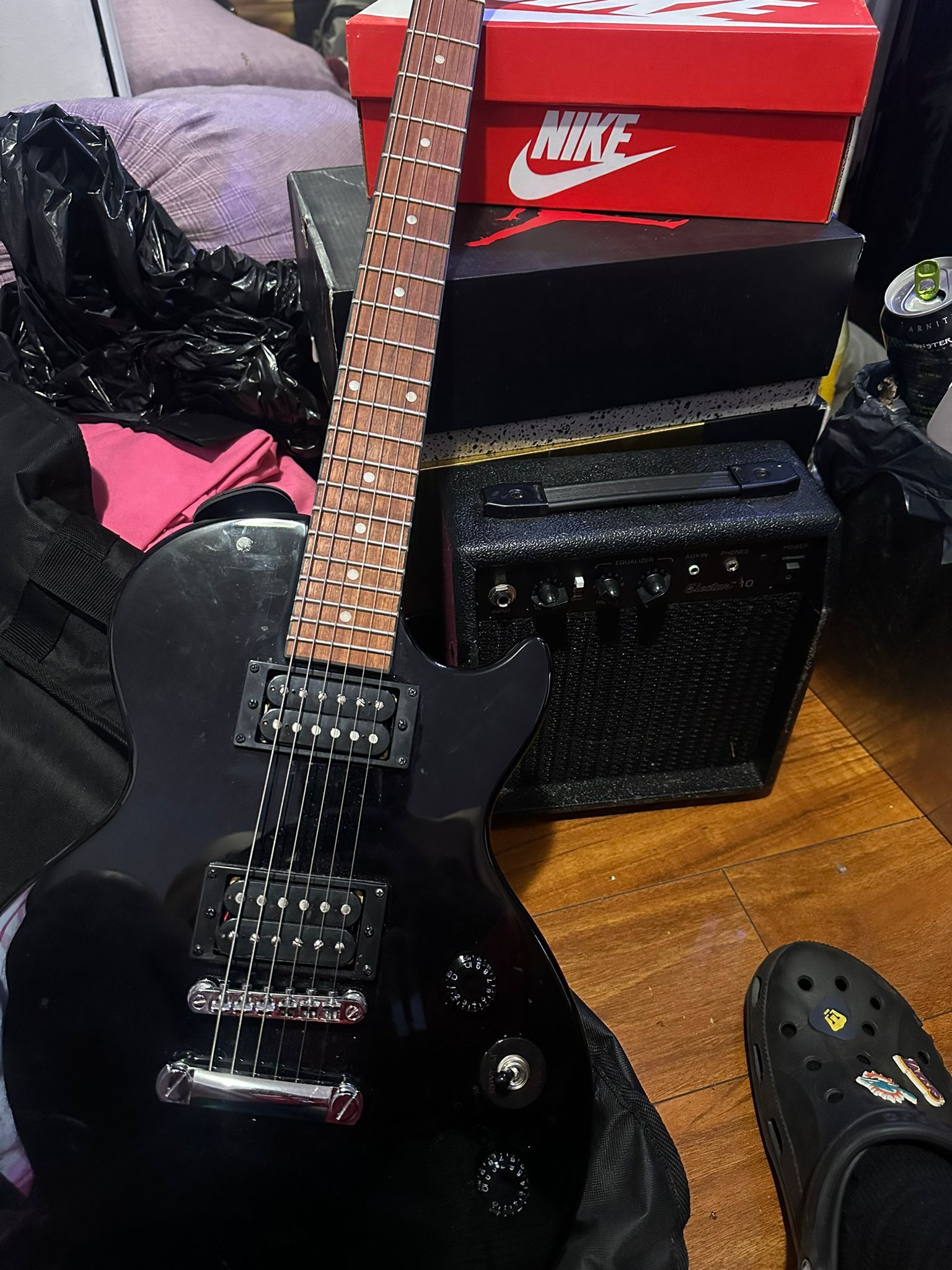 Epiphone Less Paul Electric Guitar And Amp