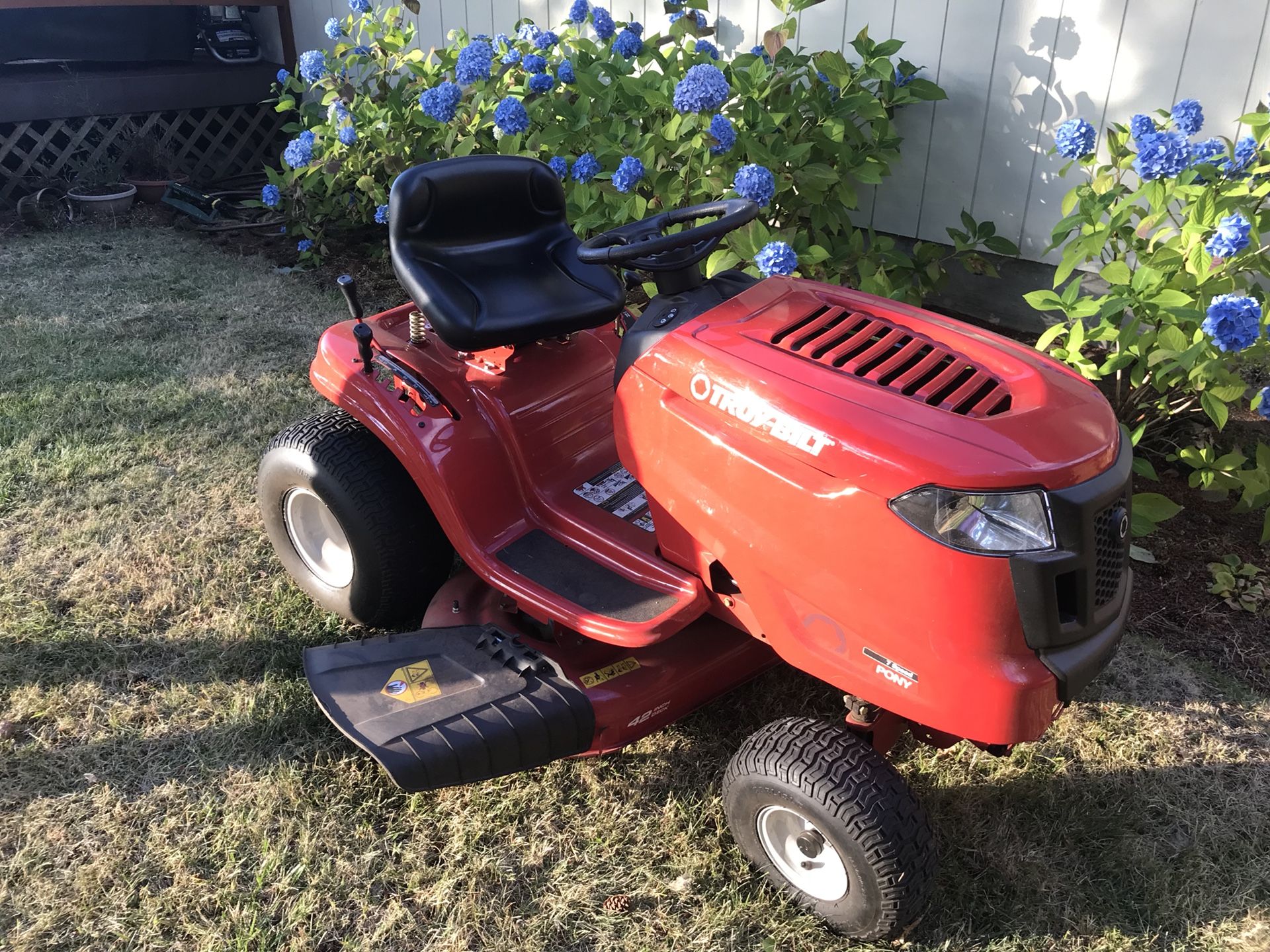 2018 Troy-Bilt Pony 15.5HP 42 inch riding lawn mower