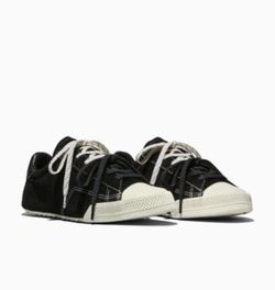 Converse size 10 men’s brand new with box