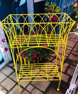 PLANT STAND