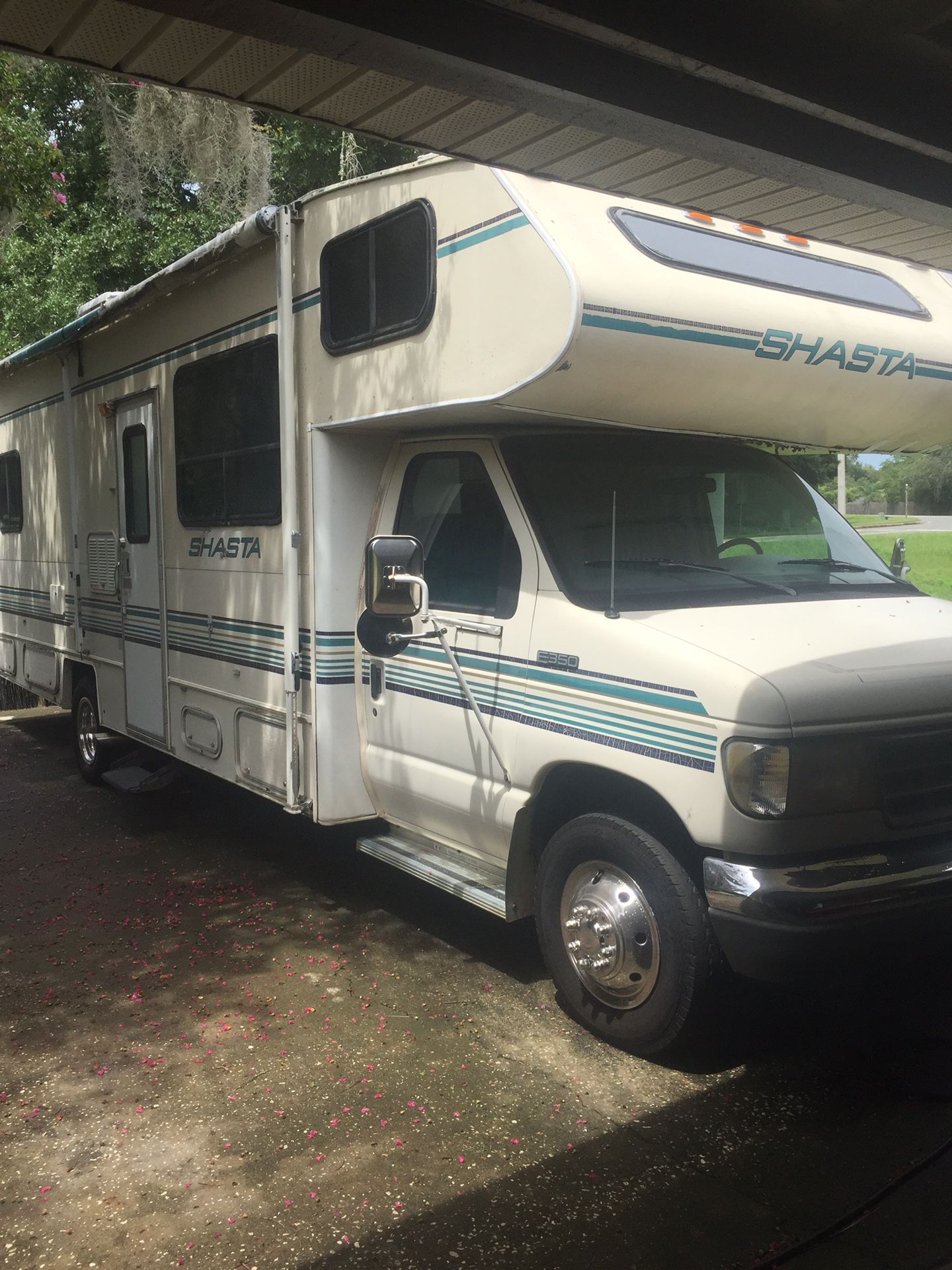 1993 29’ class c Shasta motor home for sale