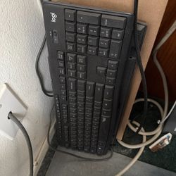 Keyboard And Mouse Available 