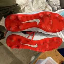 Soccer Shoes 9.5
