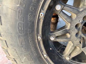 35x12.50R17LT Mud Terrain Tire