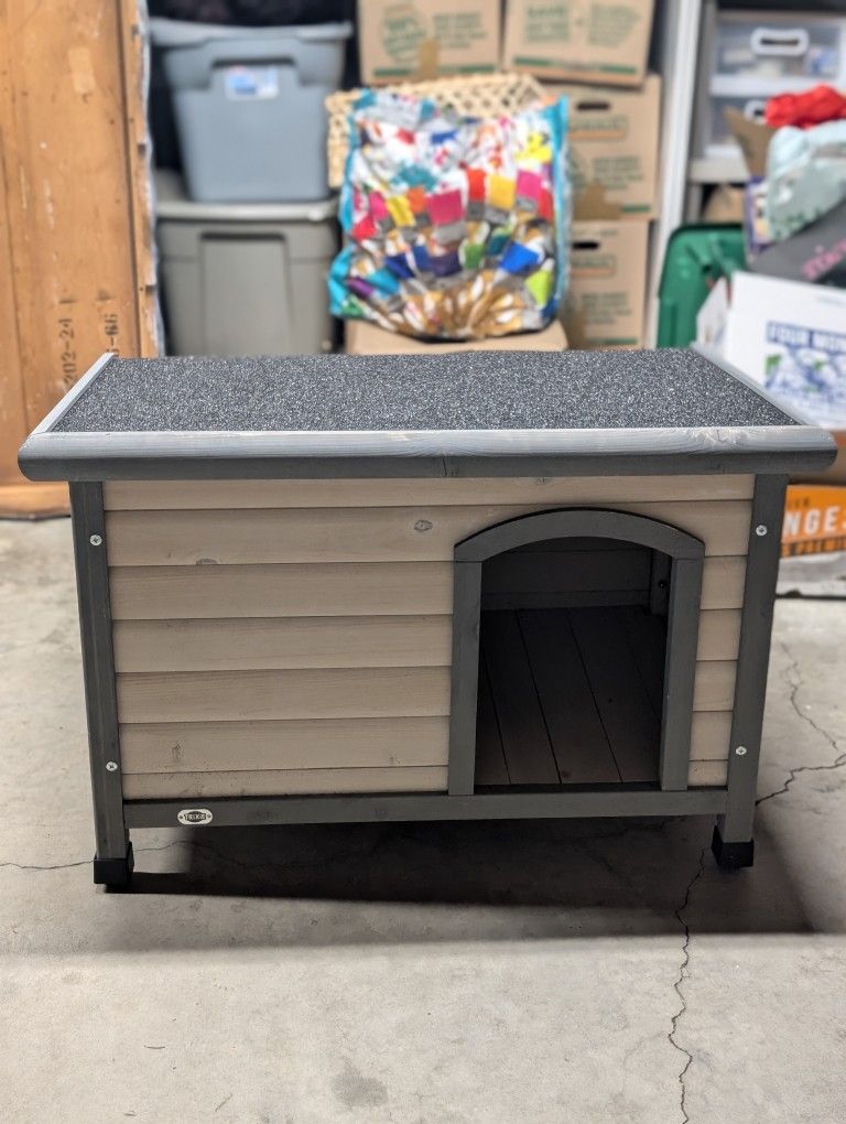 Small dog Outdoor Doghouse