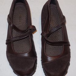 Skechers Size 6 Brown Shoes