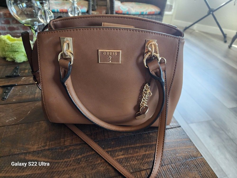 Beautiful Crossbody And Handle Guess Bag, Purse Brand New  Beautiful Neutral Color