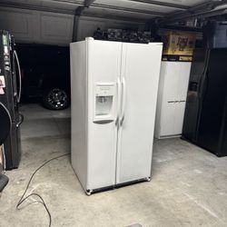 Refrigerator 