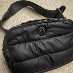 Lululemon FANNY PACK BLACK 