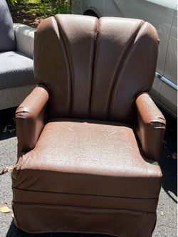 Free small swivel chair