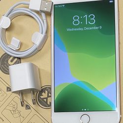Factory unlocked apple iphone 8 plus 64 gb , store warranty 