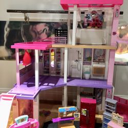 Barbie Dream House With Lots Of Extras 