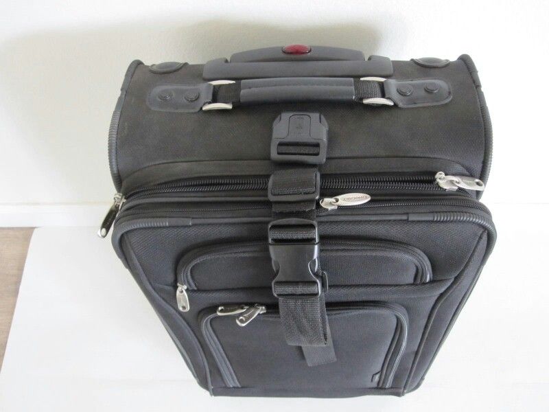 TravelPro Vibe 22" Expandable Rollaboard Flight/Travel Bag