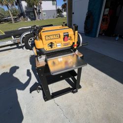Excellent DeWalt DW735 Planer 