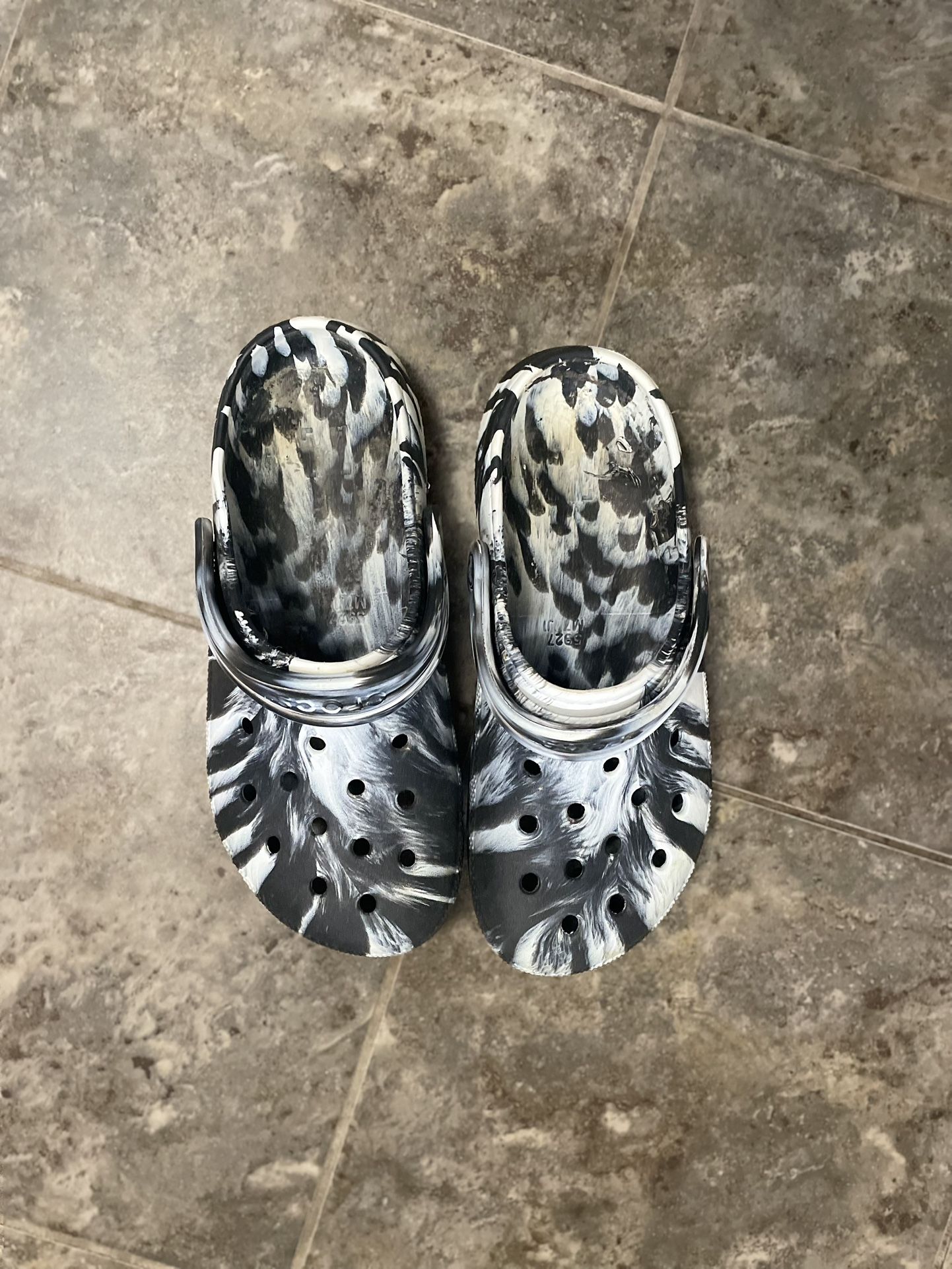 Size 7 Crocs Marble Black