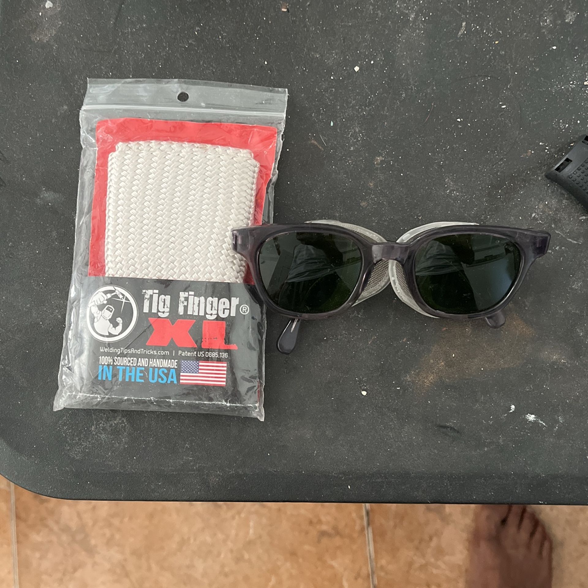 Rig finger, Welding Gloves And Glasses