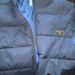 Prada Puffer Vest 60$ OBO 