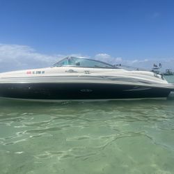 Searay 220 Sundeck Boat 