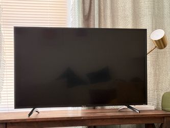 Hisense Roku TV 43in