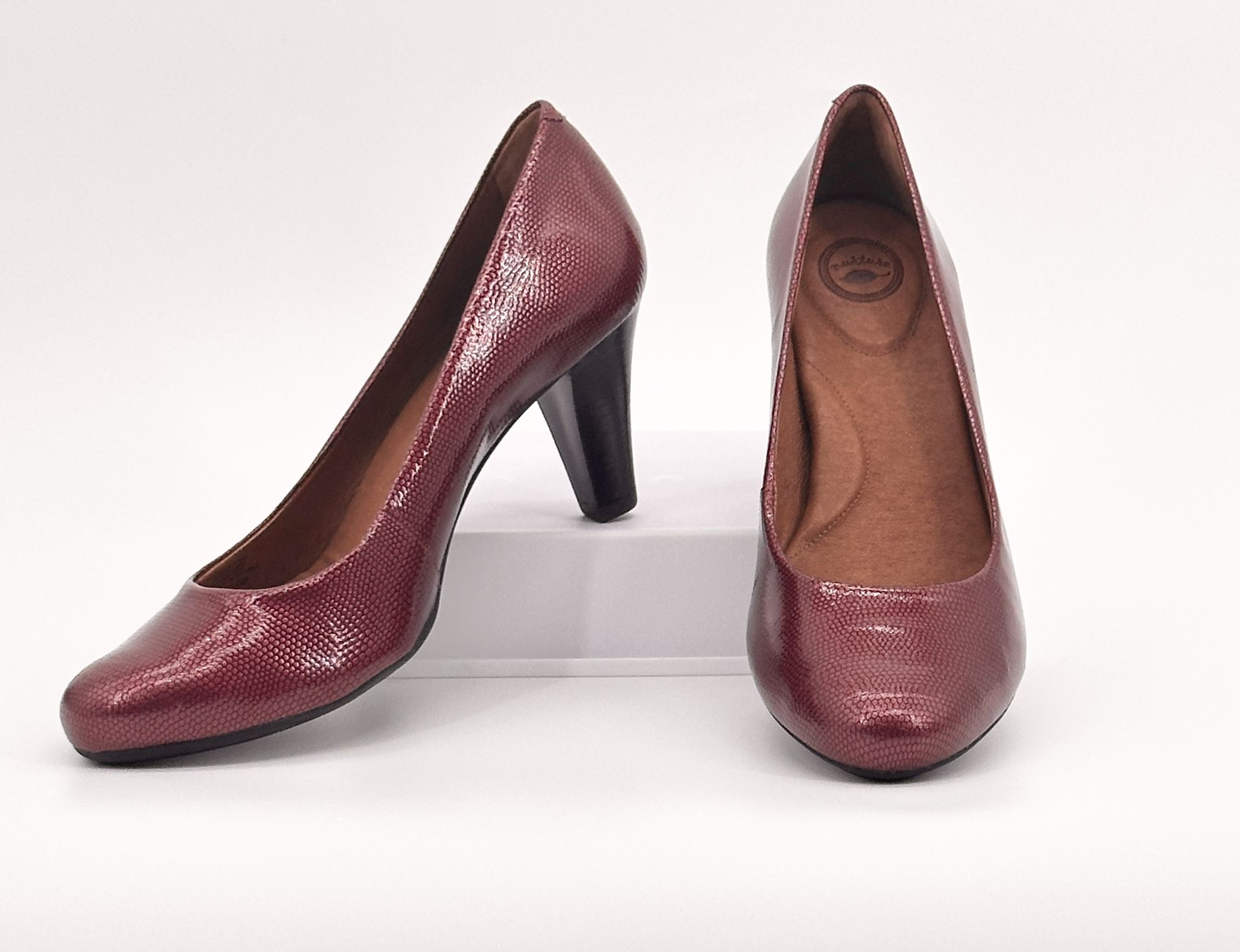 Nurture Copper Marjorie Reptile Print Pumps Heels Size 11M Burgundy Red Wine NEW
