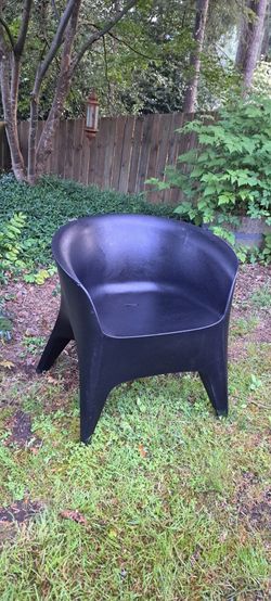 Outdoor patio accent chair