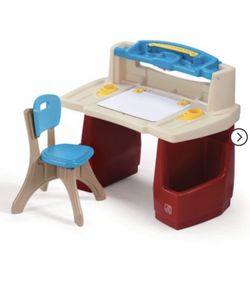 Step2 Deluxe Art Master Desk