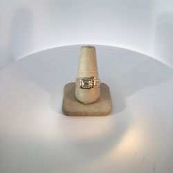 Gents Yellow 14 Karat Yellow Gold Consign Fashion Ring Size 8.75 With 0:25Tw Diamonds 