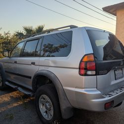 2003 Mitsubishi Montero Sport