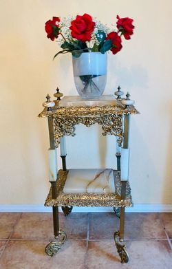 VERY BEAUTIFUL ELEGANT LUXURY THE SIDE TABLE OR PEDESTAL..VERY HEAVY SOLID BRASS WITH MARBLE TOP