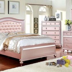 🔥 JUST IN 🔥 Brand New Rose Gold 6pc Queen Size Bedroom Set 