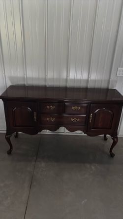 Thomasville sideboard buffet