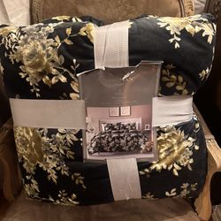 New Velvet Roses King Comforter