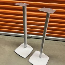 SANUS speaker stand