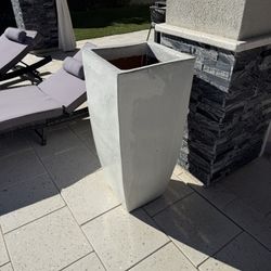Tall Planter pot