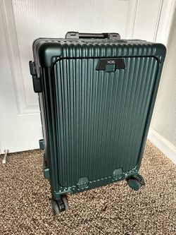 Nobl Travel Carry-On: All-in-One Forest Green