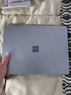 Microsoft Surface Laptop