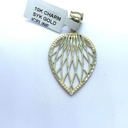 10kt Yellow Gold Pendant 2.6gm For Sale for Sale in Greenwood IN