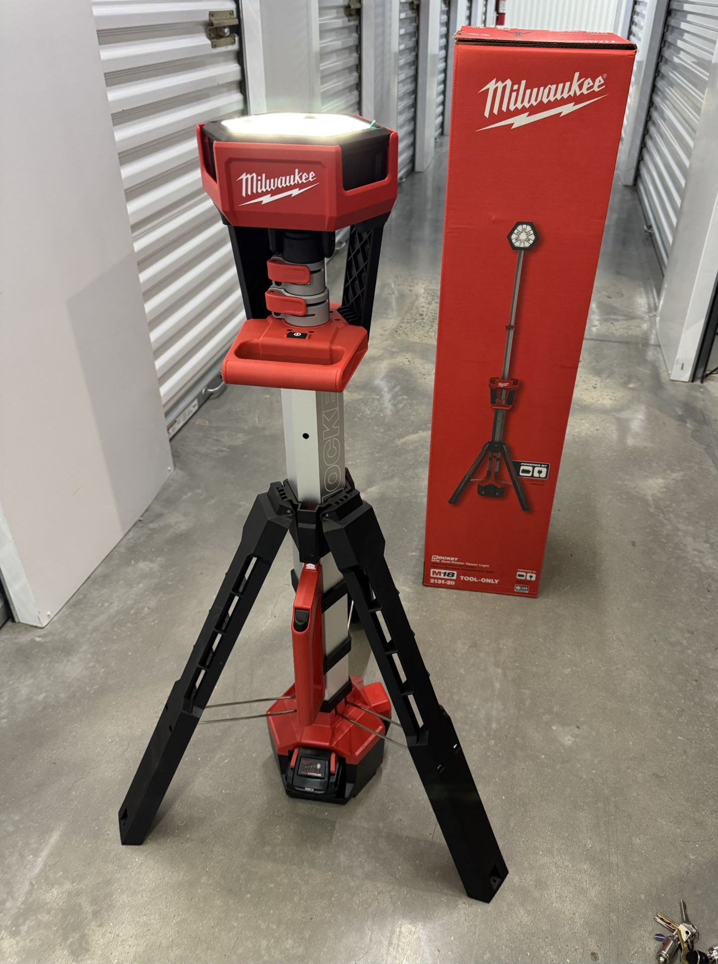 M18 Cordless Rocket Dual Power Tower Light (Tool-Only)