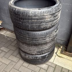 Used Pirelli tires 225/35 R 20