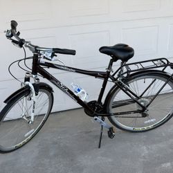 Schwinn Solitaire City Series  is a 21 speed hybrid city bike, aluminum frame ( front lights)