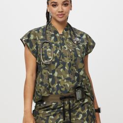 Figs Scrub Camo Top And Jogger Pants- BRAND NEW!