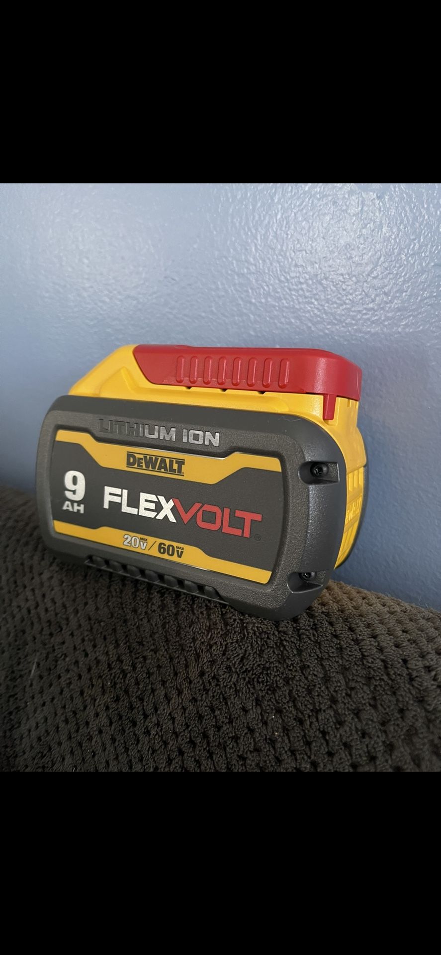 Dewalt FlexVolt Battery 9AH 20/60V. $145 🔥