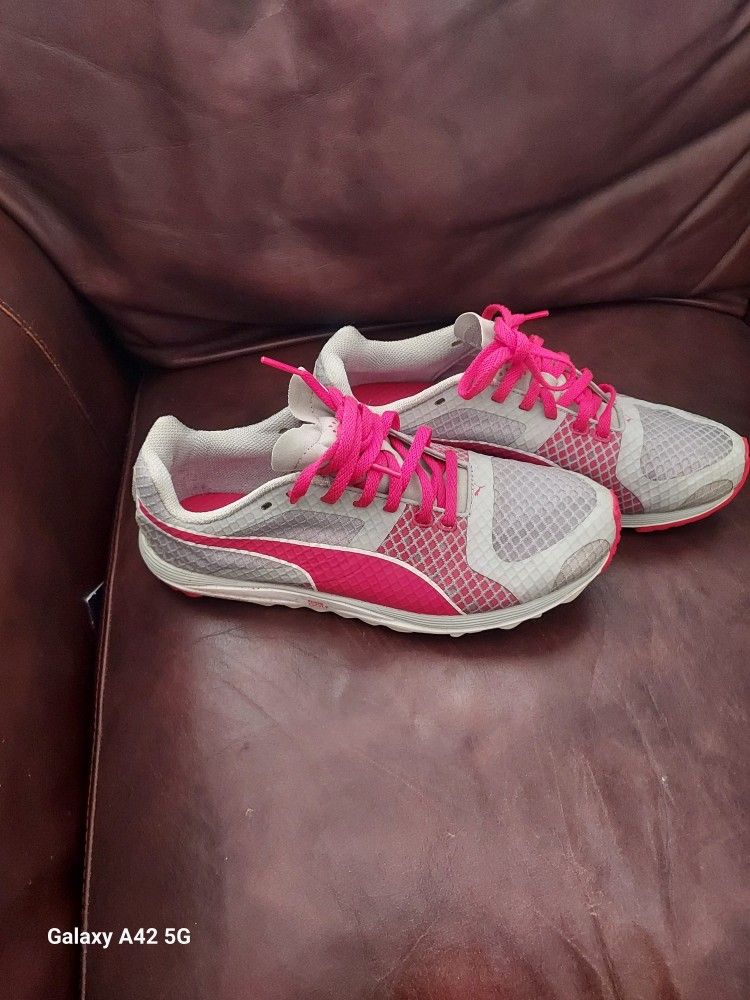 Puma Shoes for woman Size 8