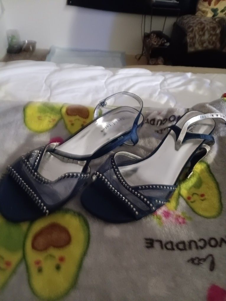 Black elegant dress sandals