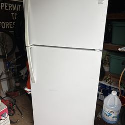 Kenmore refrigerator fridge/freezer