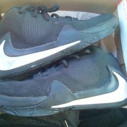 Boys 3.5 Size Nikes Girls 6 In Box