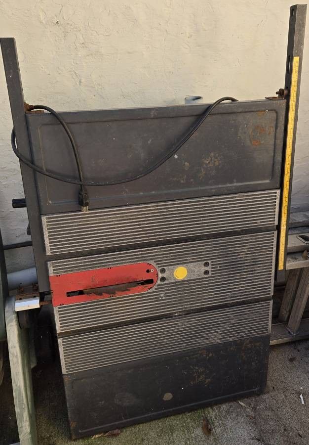 Craftsman 10" Table Saw – Great Condition