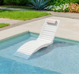 Outdoor lounge chair