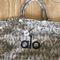 Alo Yoga Bag